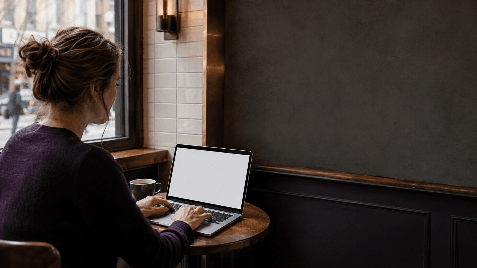 A jobseeker using Joblet from a laptop