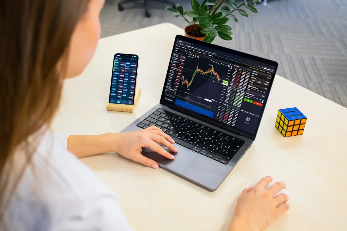 Cover image: The 'Flex Time' ETF Launch: How Public Market Investors are Trading on Workforce Analytics Data, Pressuring Companies to Standardize Schedule Reporting